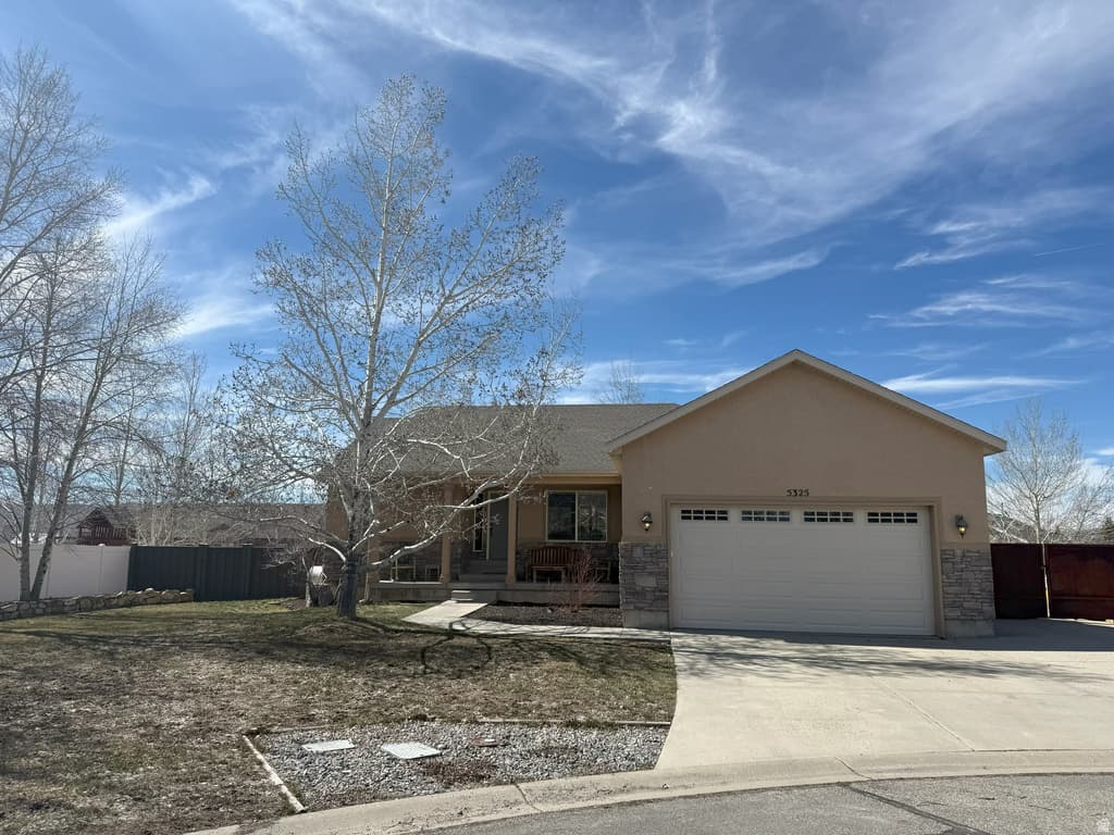 5325 S BRIDLE CIR - Property photo 1 of 6