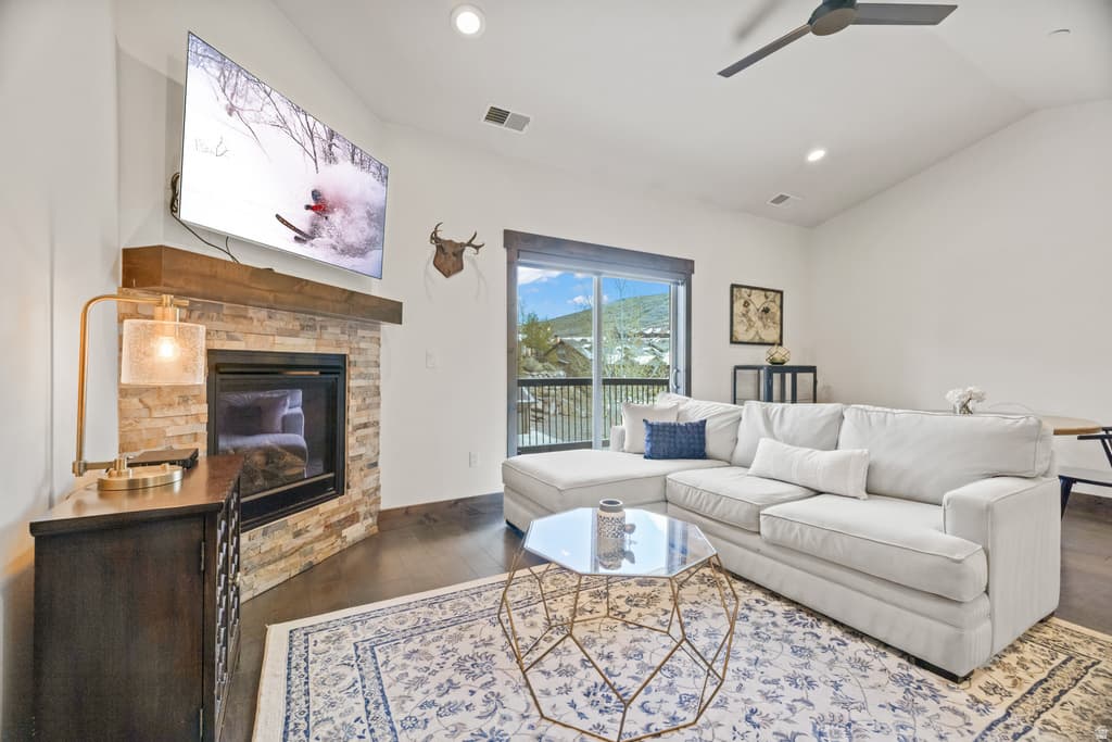 1195 W BLACK ROCK TRL #M - Property photo 1 of 6